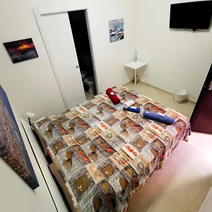 Bed&fly Near Airport Fontanarossa Bagno Privato In Italia